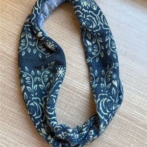 Cream and Blue Paisley Hair Accessory/ bandeau